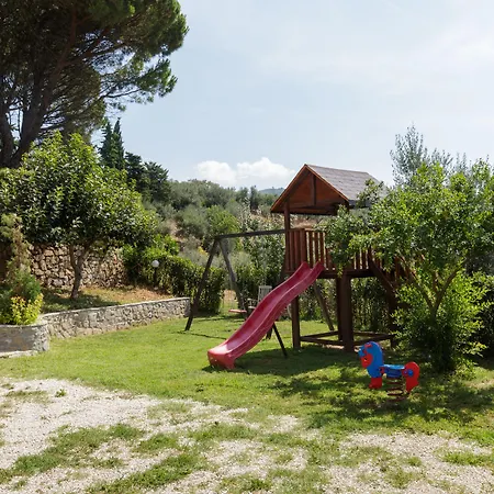 Borgo Dei Gigli Farm stay Lamporecchio